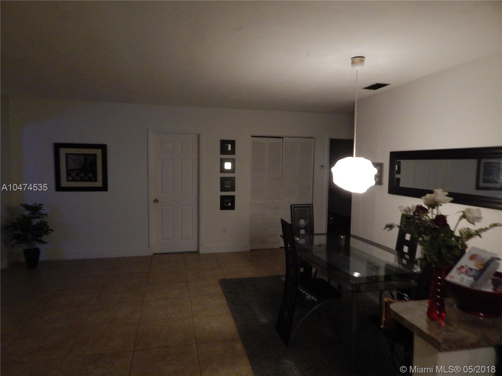 ROYALE GREEN TOWNHOUSE SE - Residential Lease