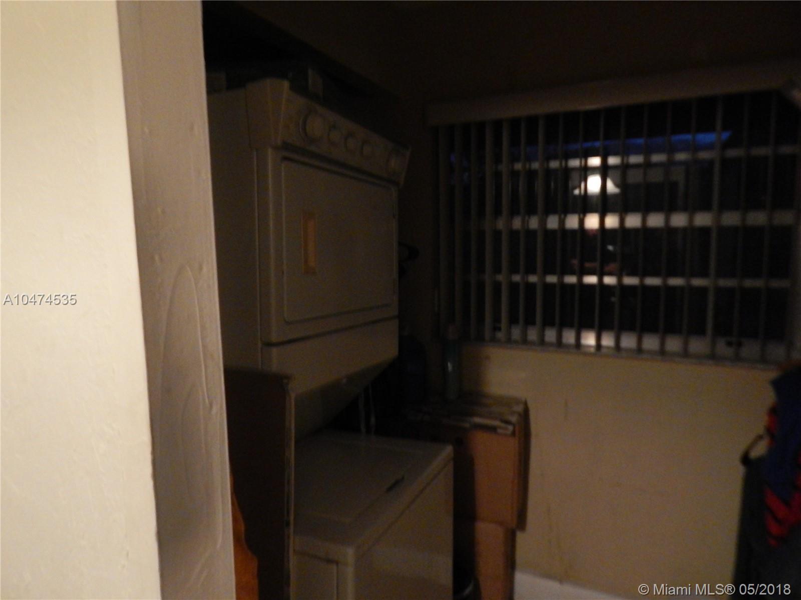 ROYALE GREEN TOWNHOUSE SE - Residential Lease