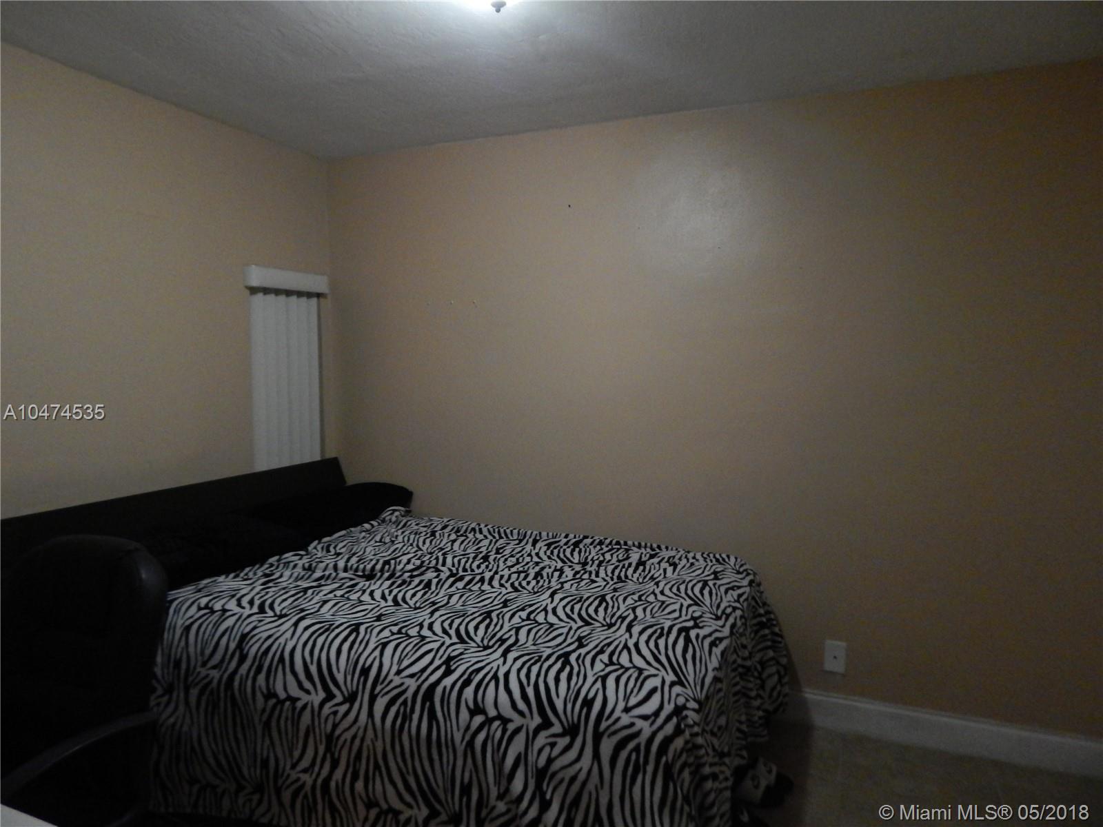 ROYALE GREEN TOWNHOUSE SE - Residential Lease