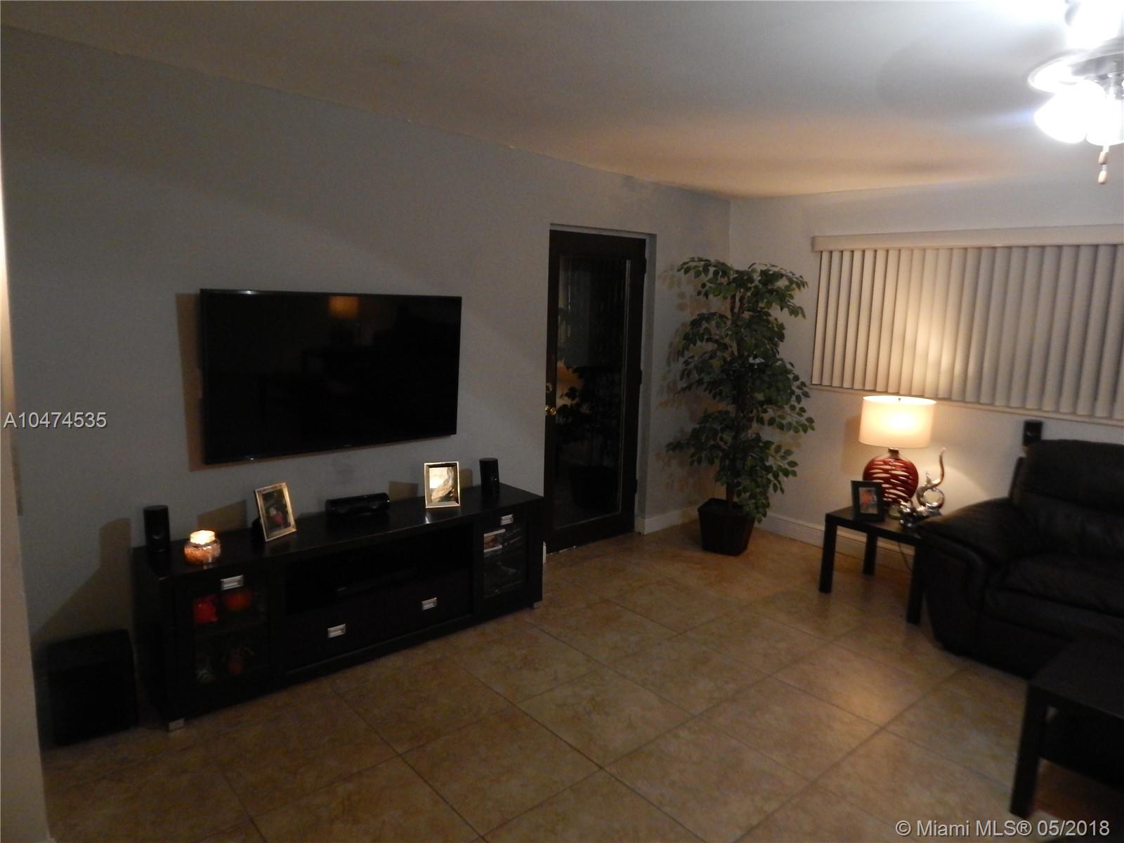 ROYALE GREEN TOWNHOUSE SE - Residential Lease