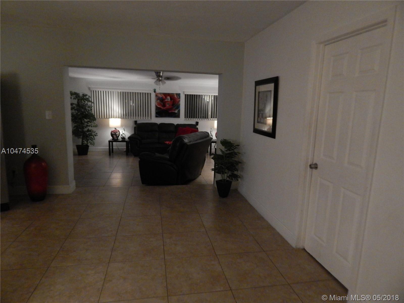 ROYALE GREEN TOWNHOUSE SE - Residential Lease