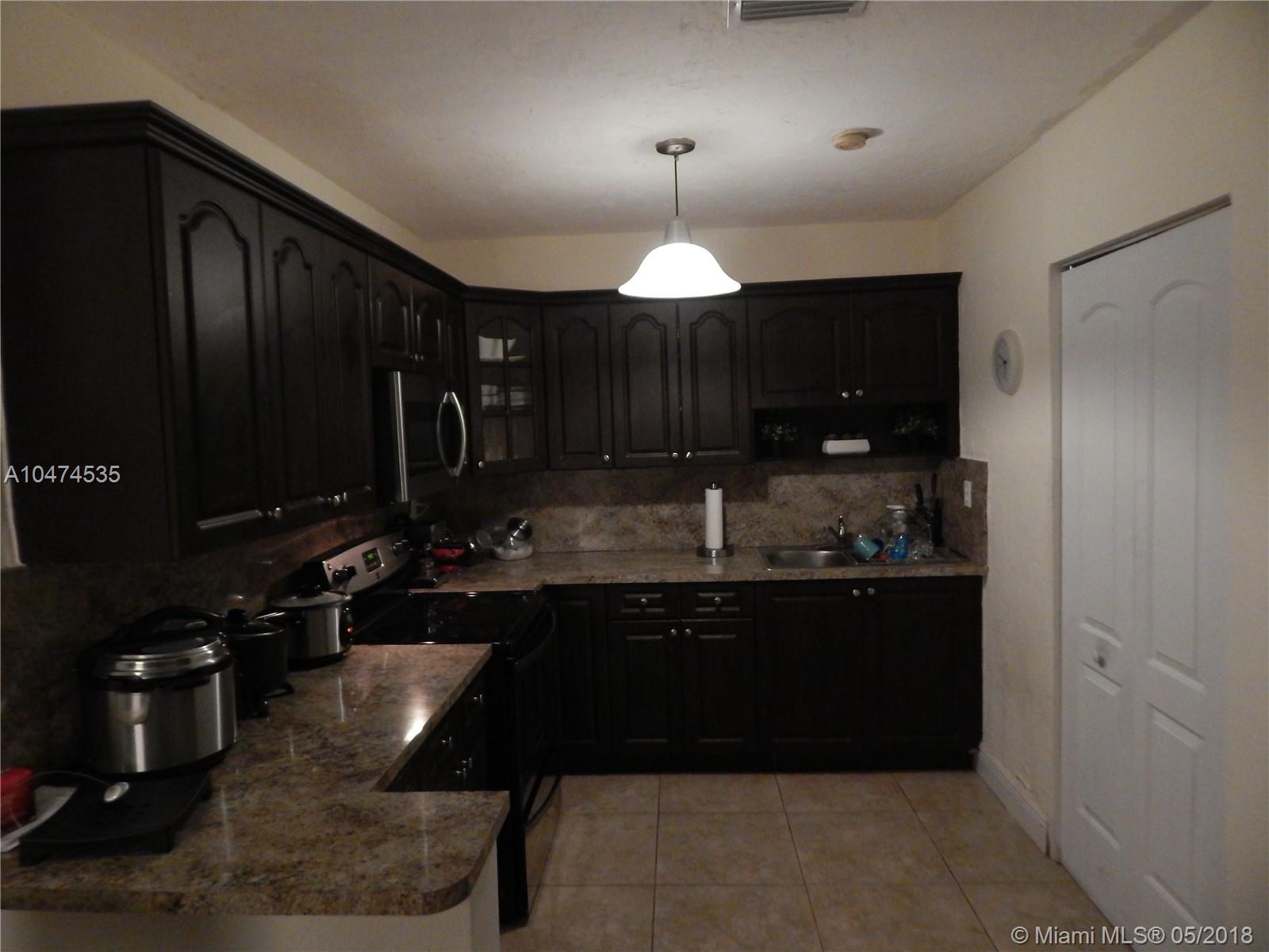 ROYALE GREEN TOWNHOUSE SE - Residential Lease