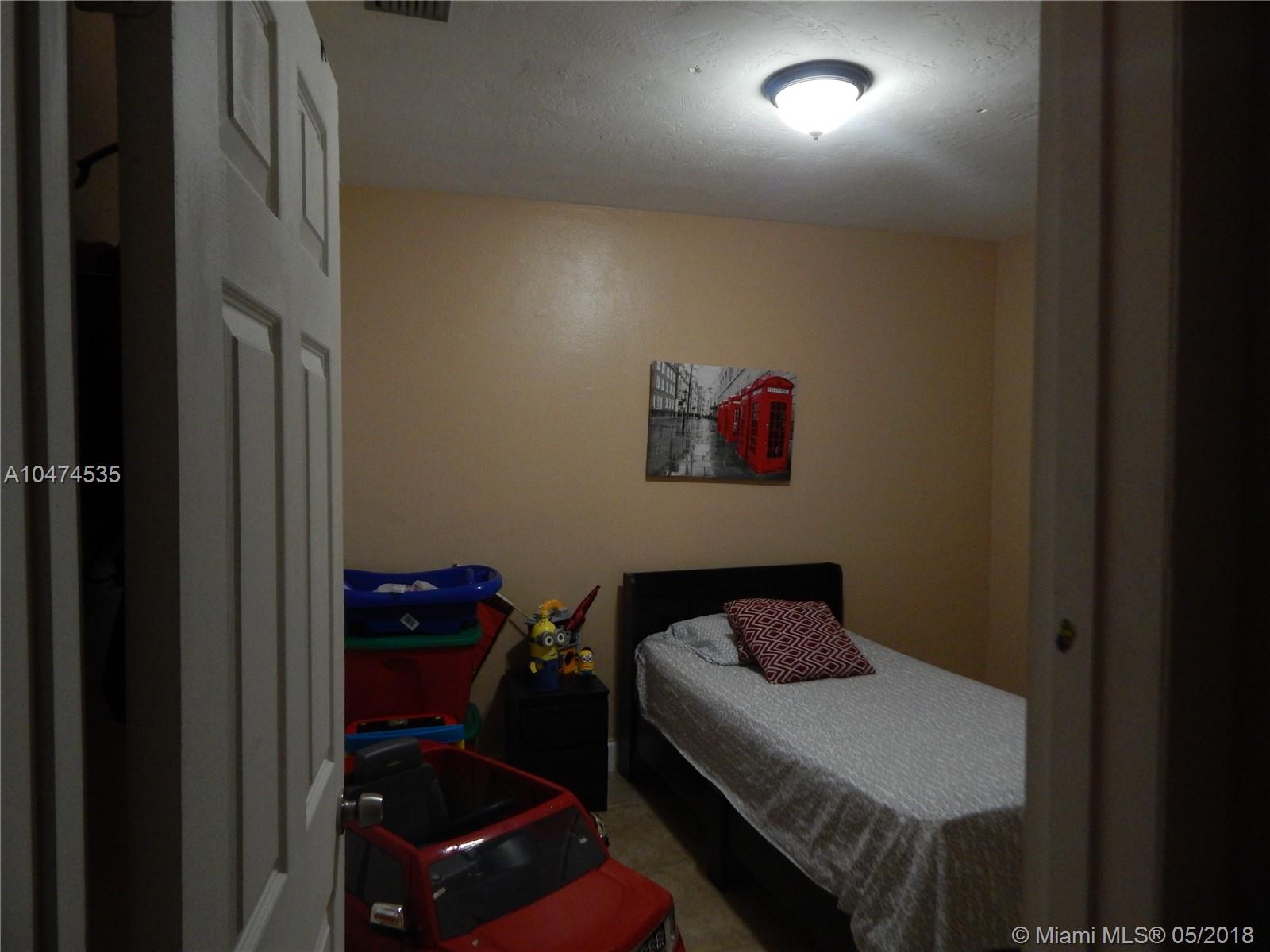 ROYALE GREEN TOWNHOUSE SE - Residential Lease