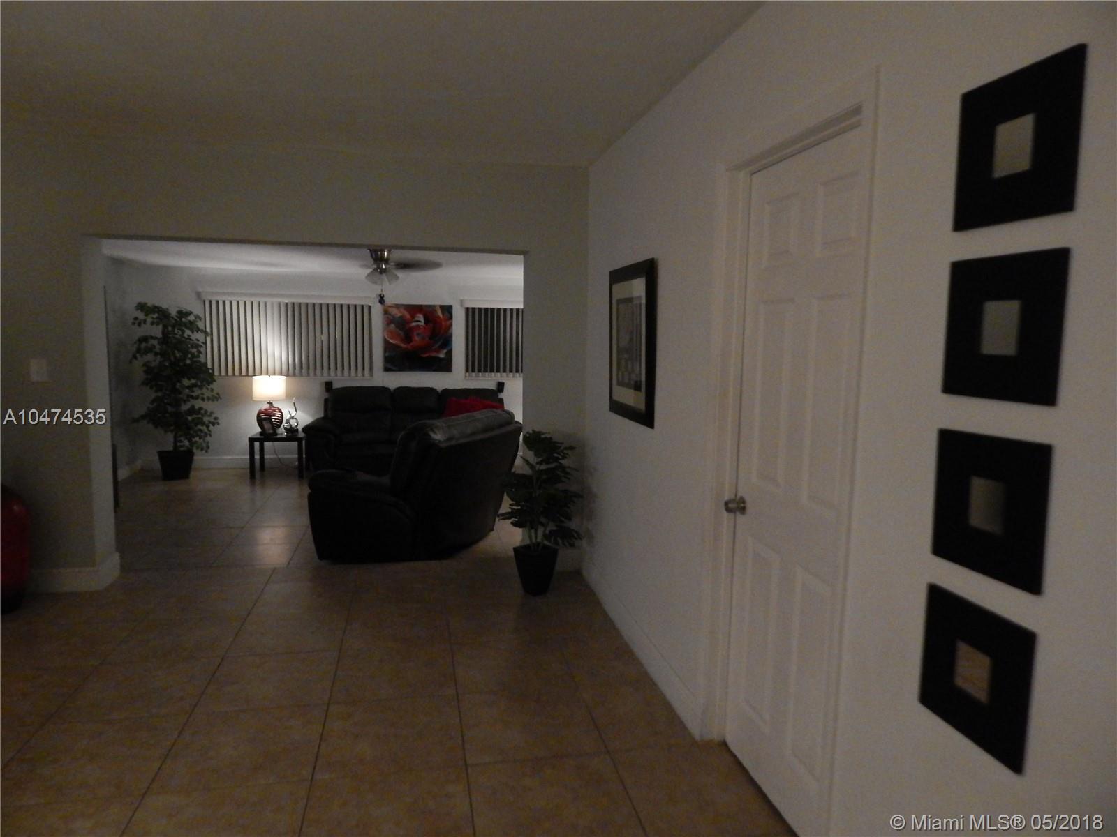 ROYALE GREEN TOWNHOUSE SE - Residential Lease