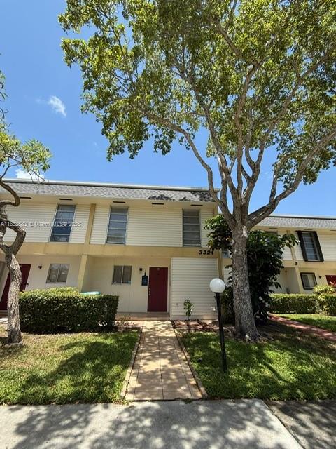 Rental Property at 3321 Raleigh St 3D, Hollywood, Broward County, Florida - Bedrooms: 3 
Bathrooms: 3  - $2,850 MO.