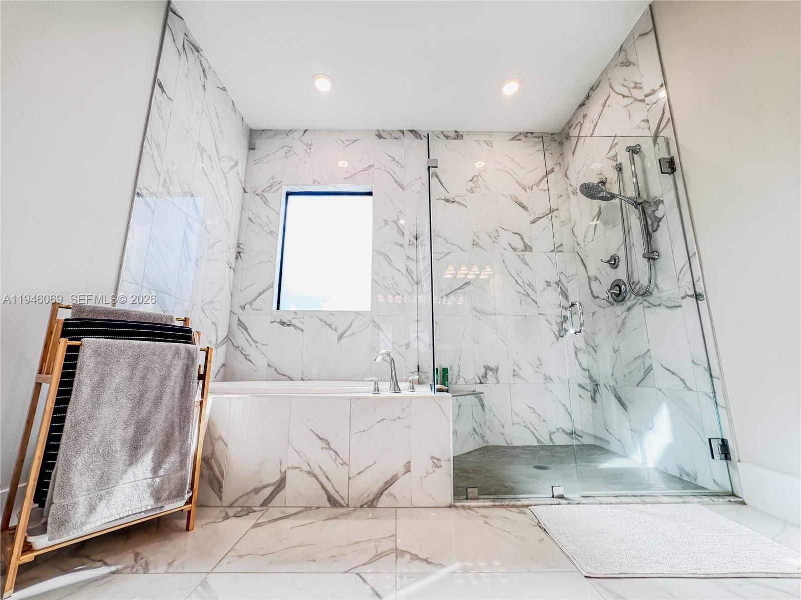 CRESSWIND PALM BEACH - Residential