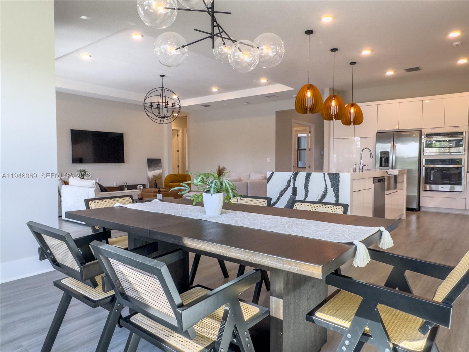 CRESSWIND PALM BEACH - Residential