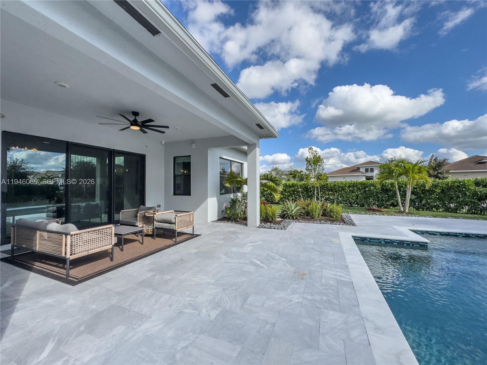 CRESSWIND PALM BEACH - Residential