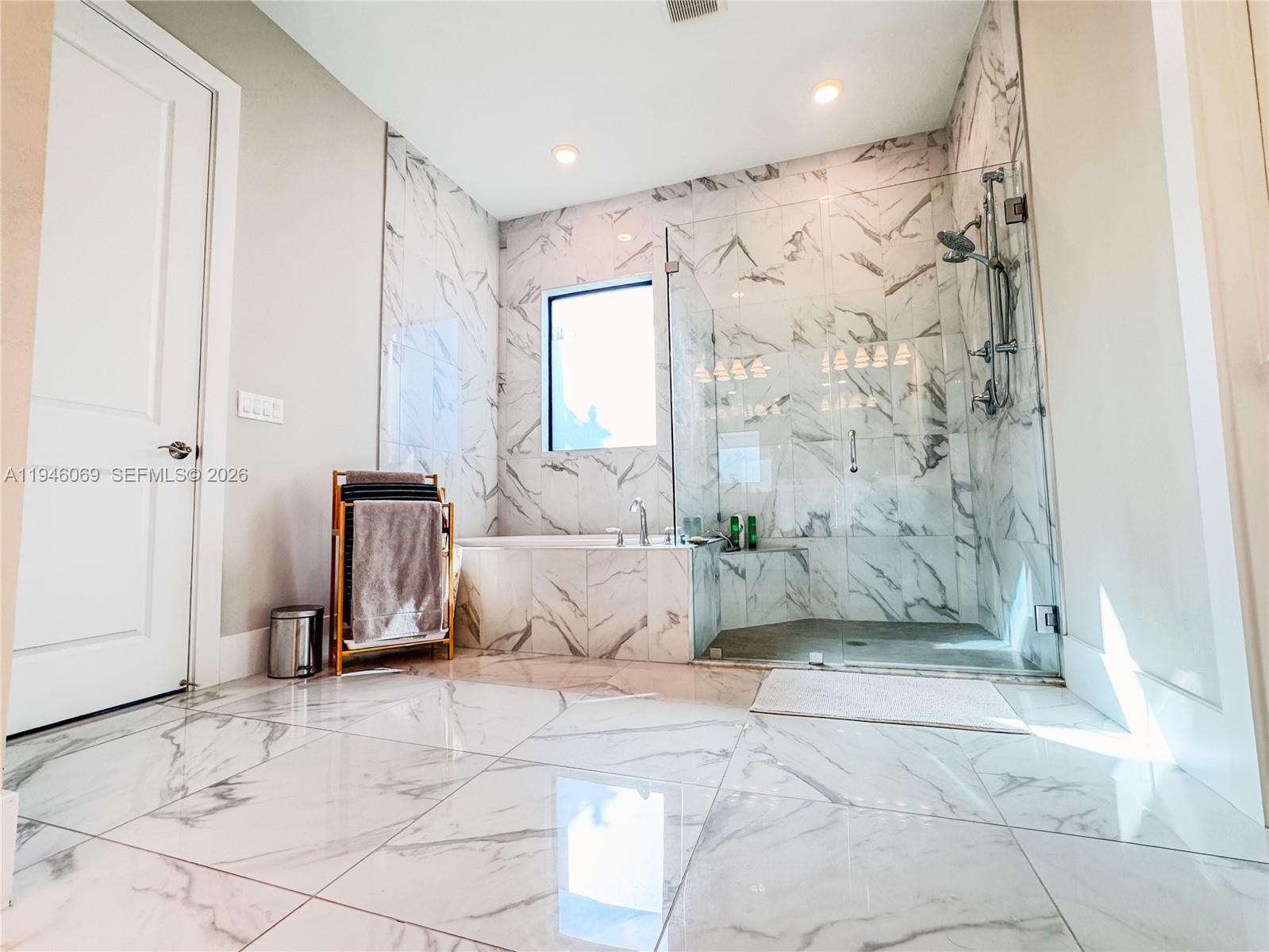 CRESSWIND PALM BEACH - Residential