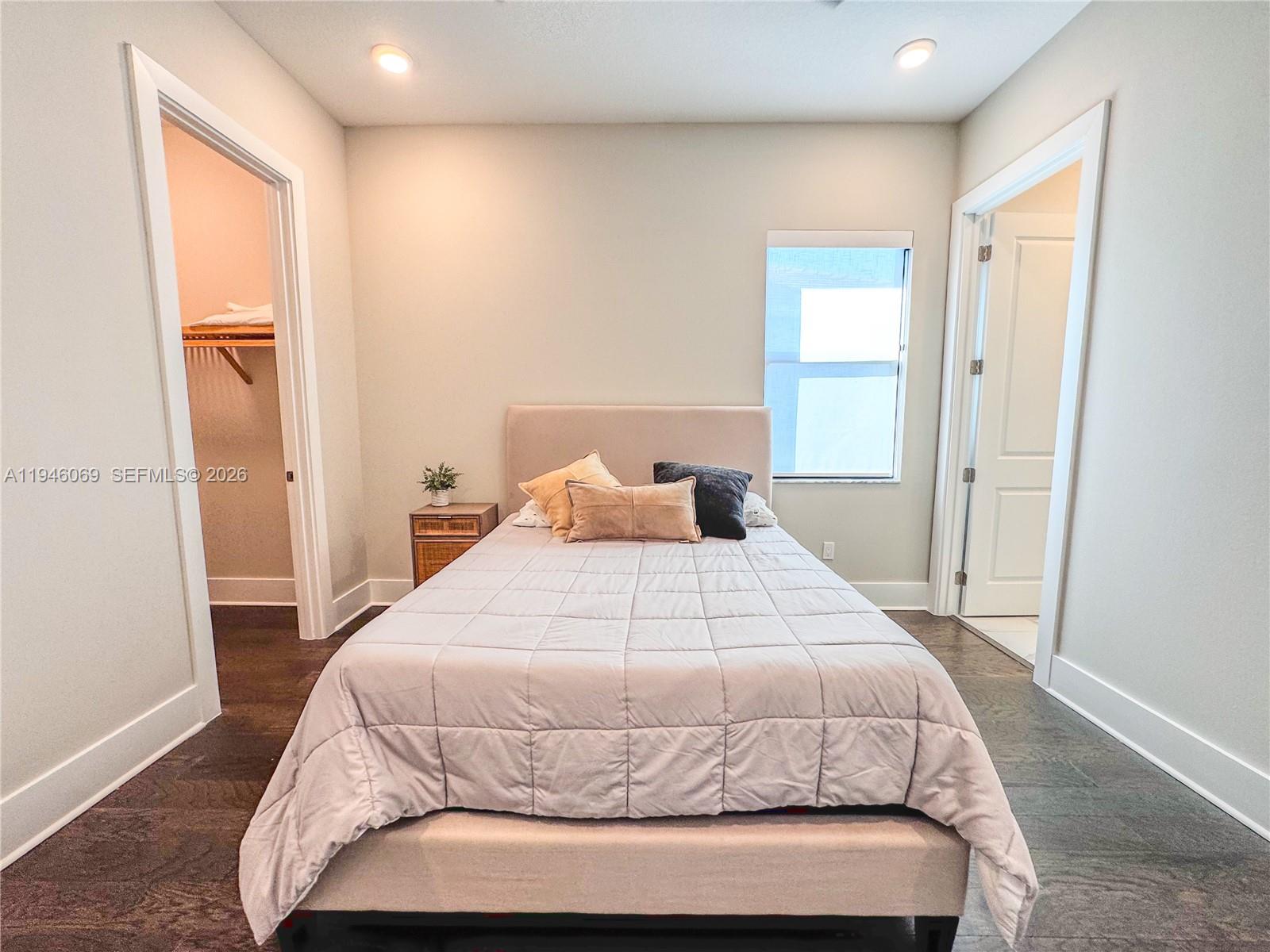 CRESSWIND PALM BEACH - Residential