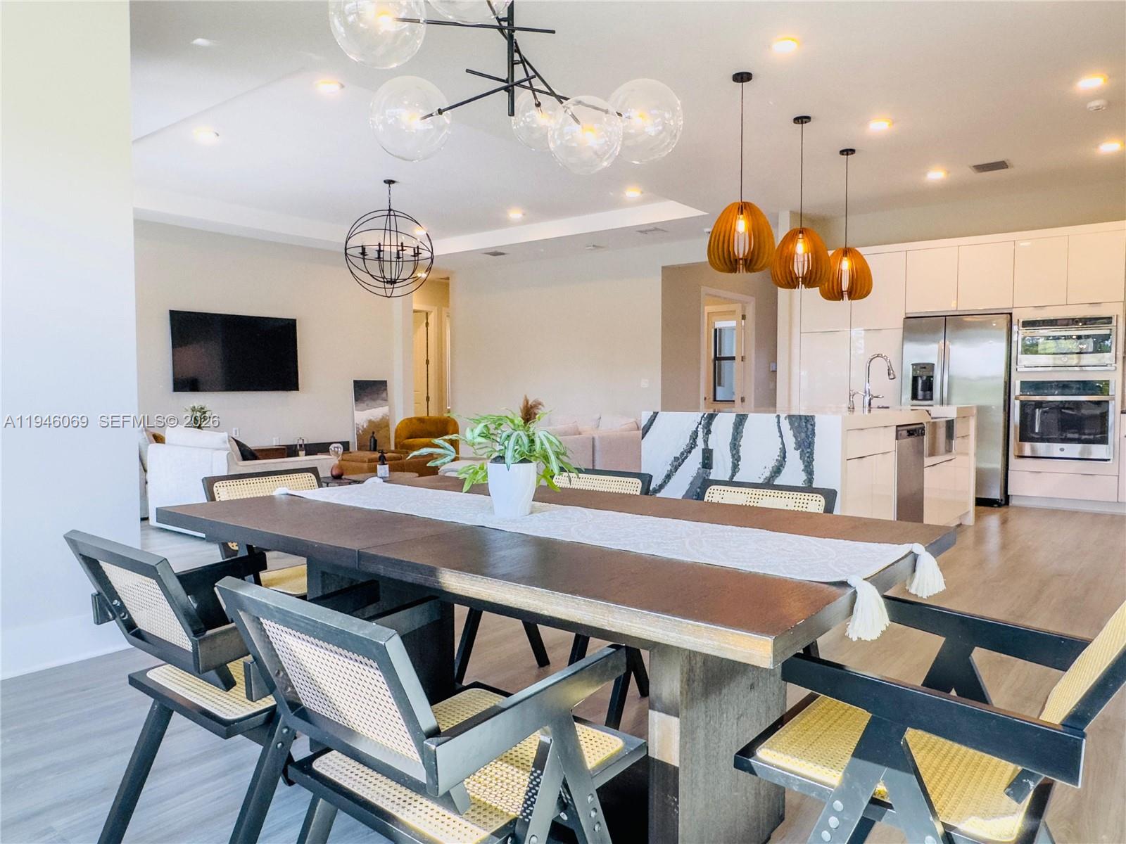 CRESSWIND PALM BEACH - Residential