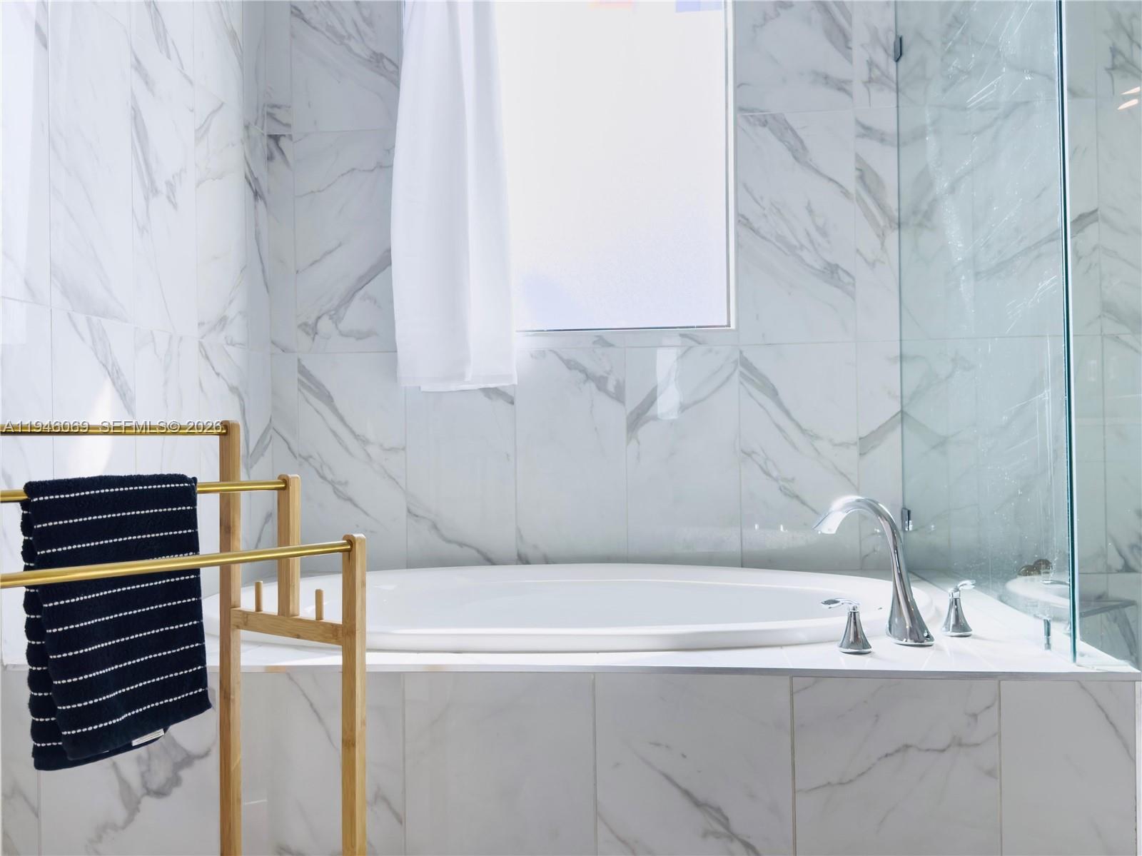 CRESSWIND PALM BEACH - Residential