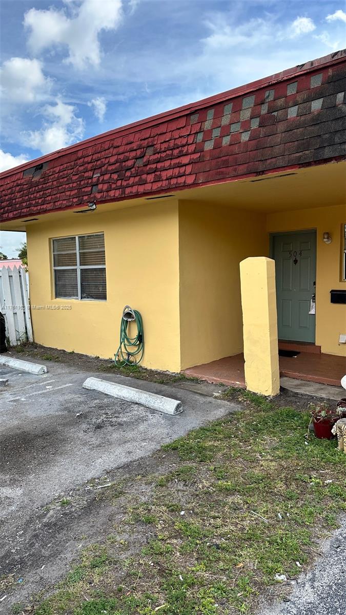 504 Nw 179th St  , Miami Gardens, Broward County, Florida - 3 Bedrooms  
2 Bathrooms - 