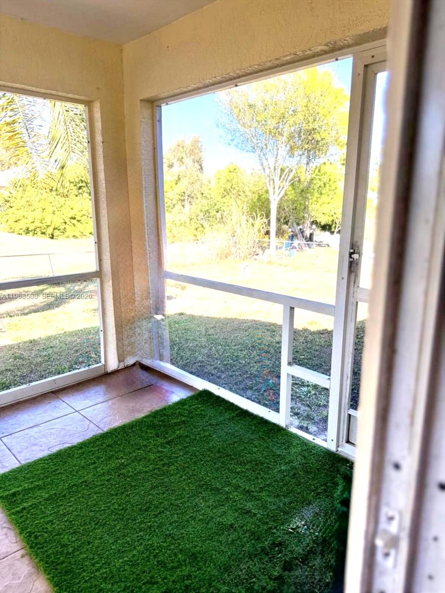 MIRROR LAKES - Residential