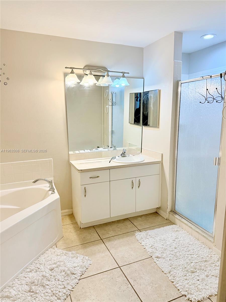 MIRROR LAKES - Residential