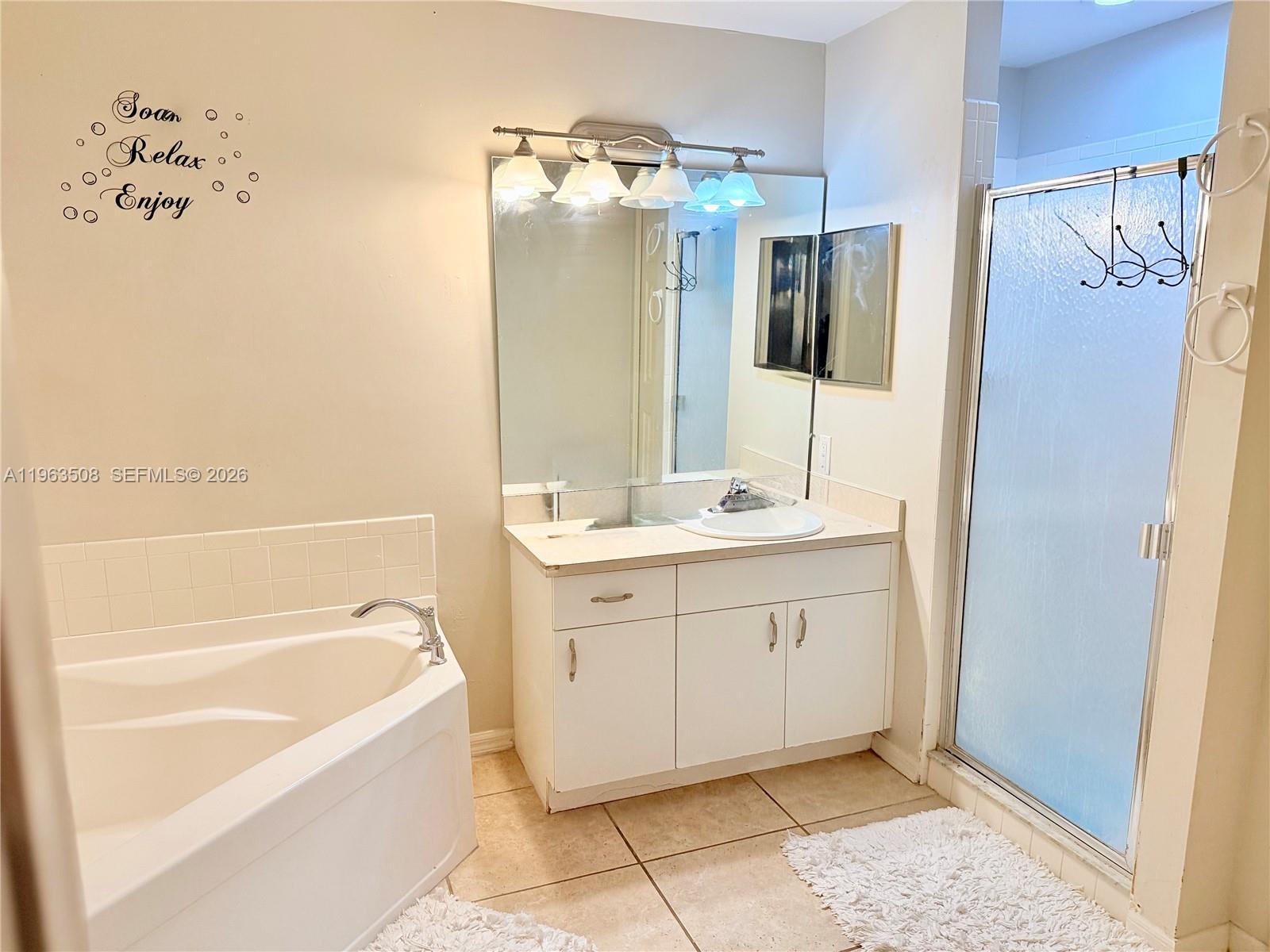 MIRROR LAKES - Residential