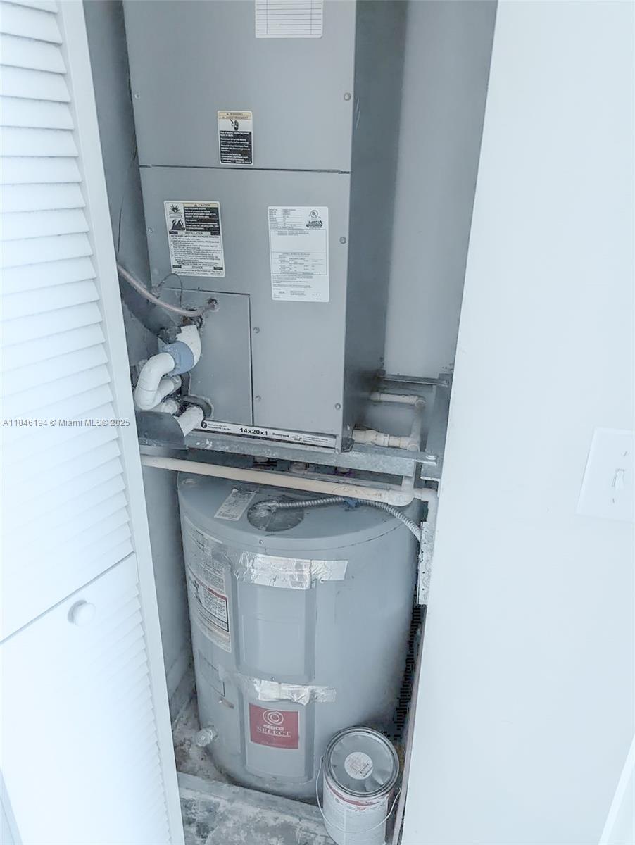 MONTECITO PALM BEACH COND - Residential