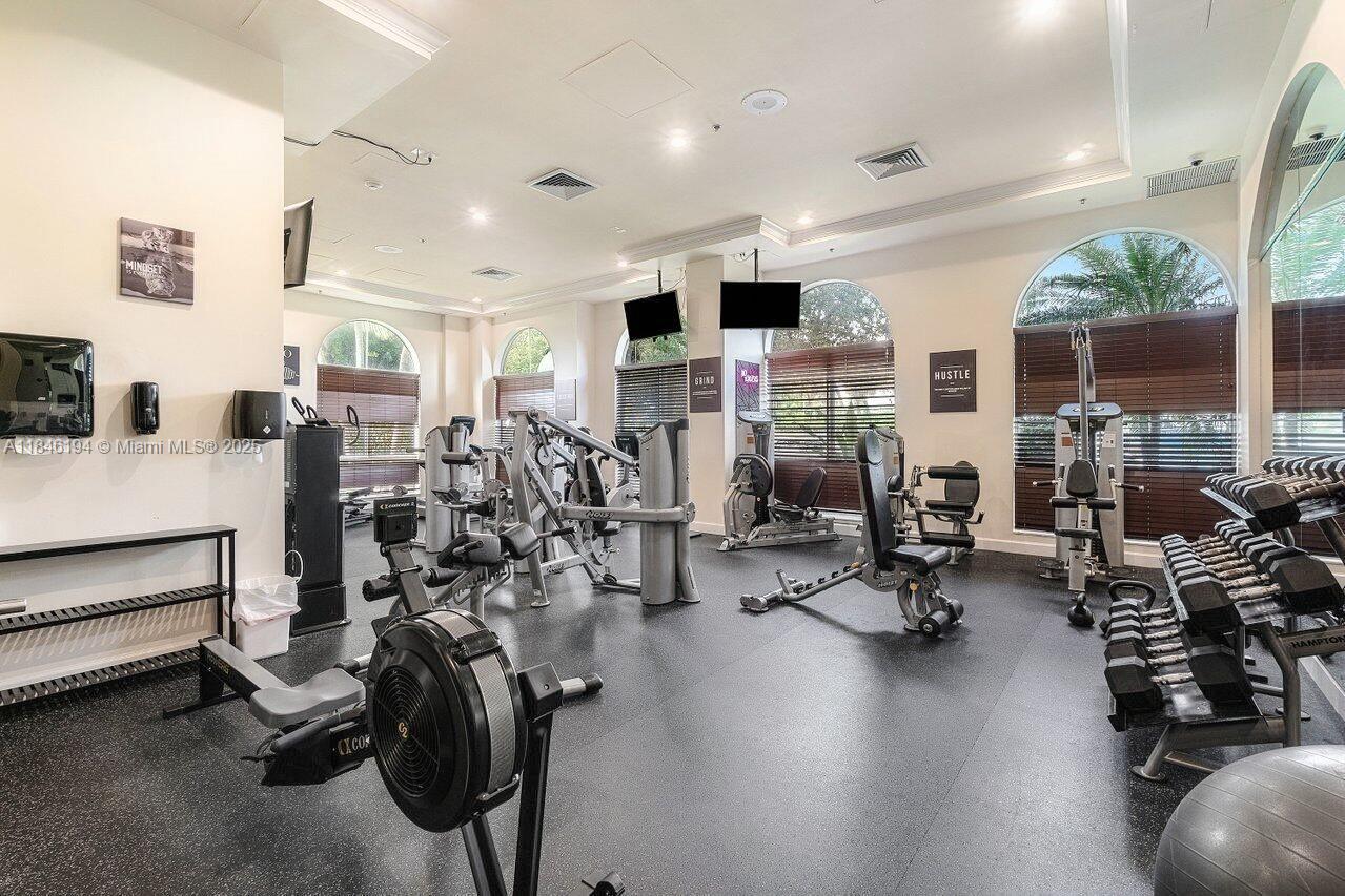 MONTECITO PALM BEACH COND - Residential