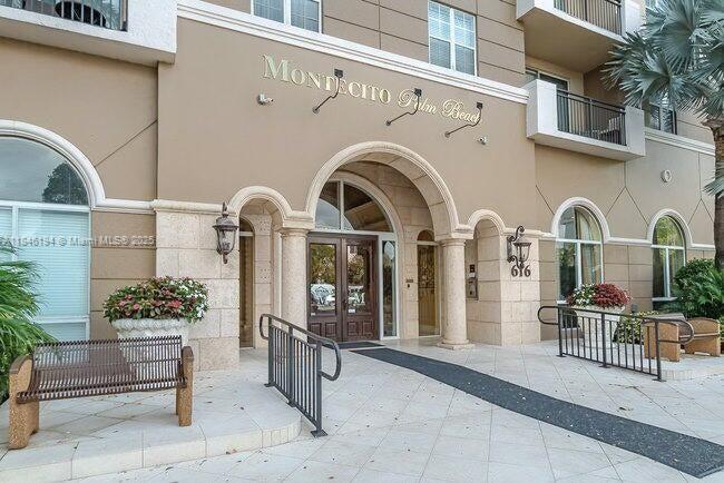 MONTECITO PALM BEACH COND - Residential