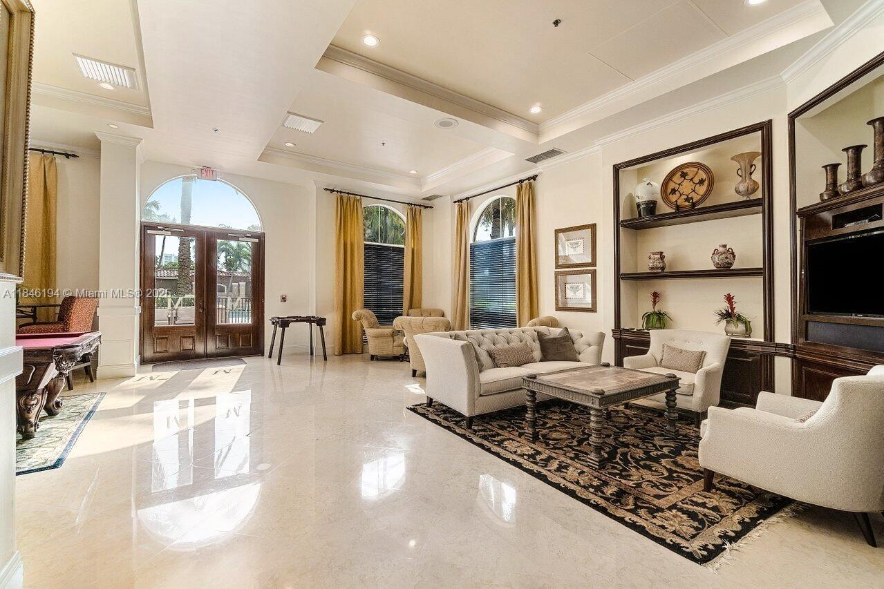 MONTECITO PALM BEACH COND - Residential