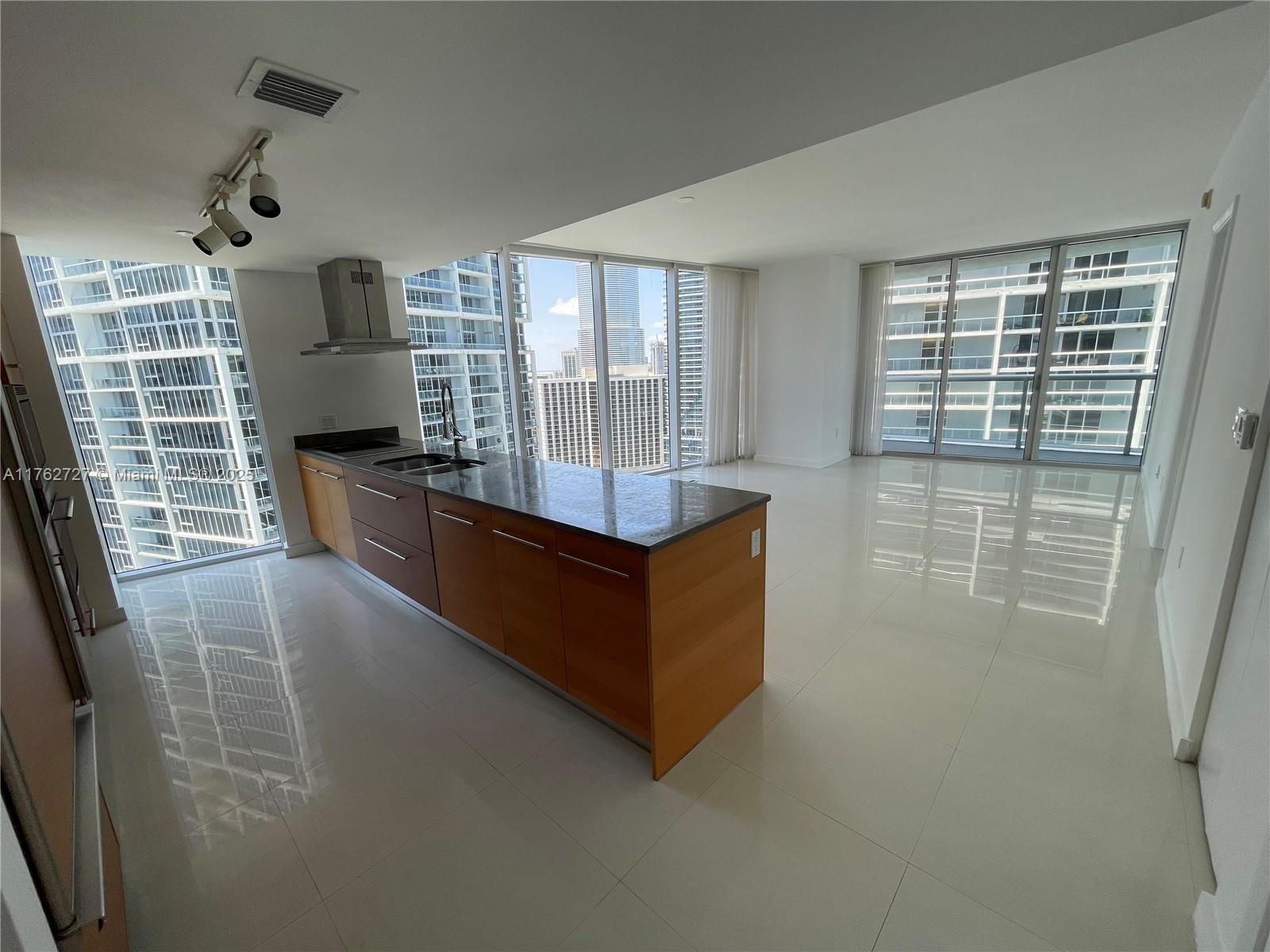 495 Brickell Ave 2610, Miami, Broward County, Florida - 2 Bedrooms  
2 Bathrooms - 