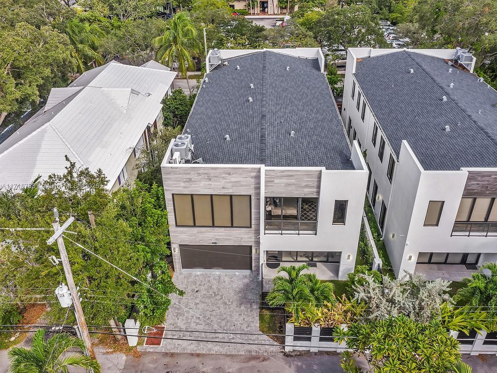 Photo of 1512 SE 1st St, Fort Lauderdale, FL 33301 (MLS # A11716783)