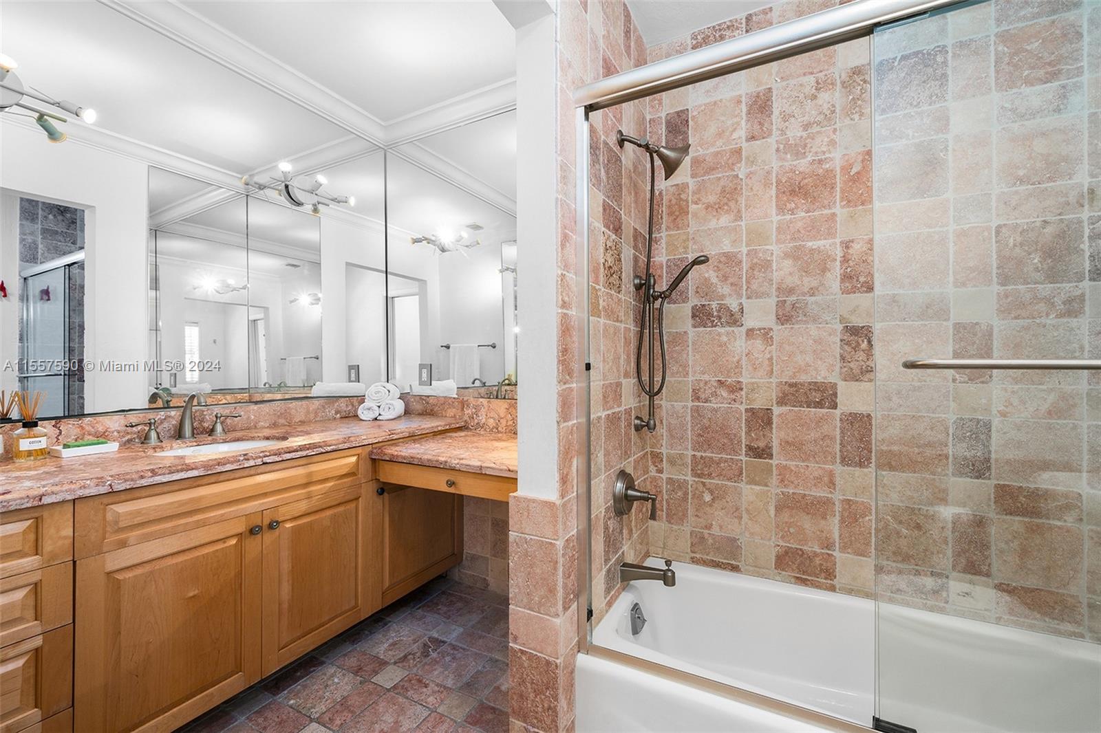 HAMMOCK OAKS HARBOR - Residential