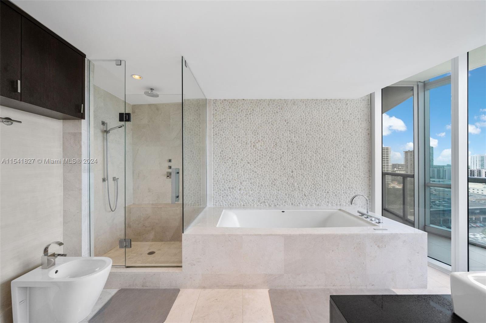 JADE OCEAN CONDO - Residential