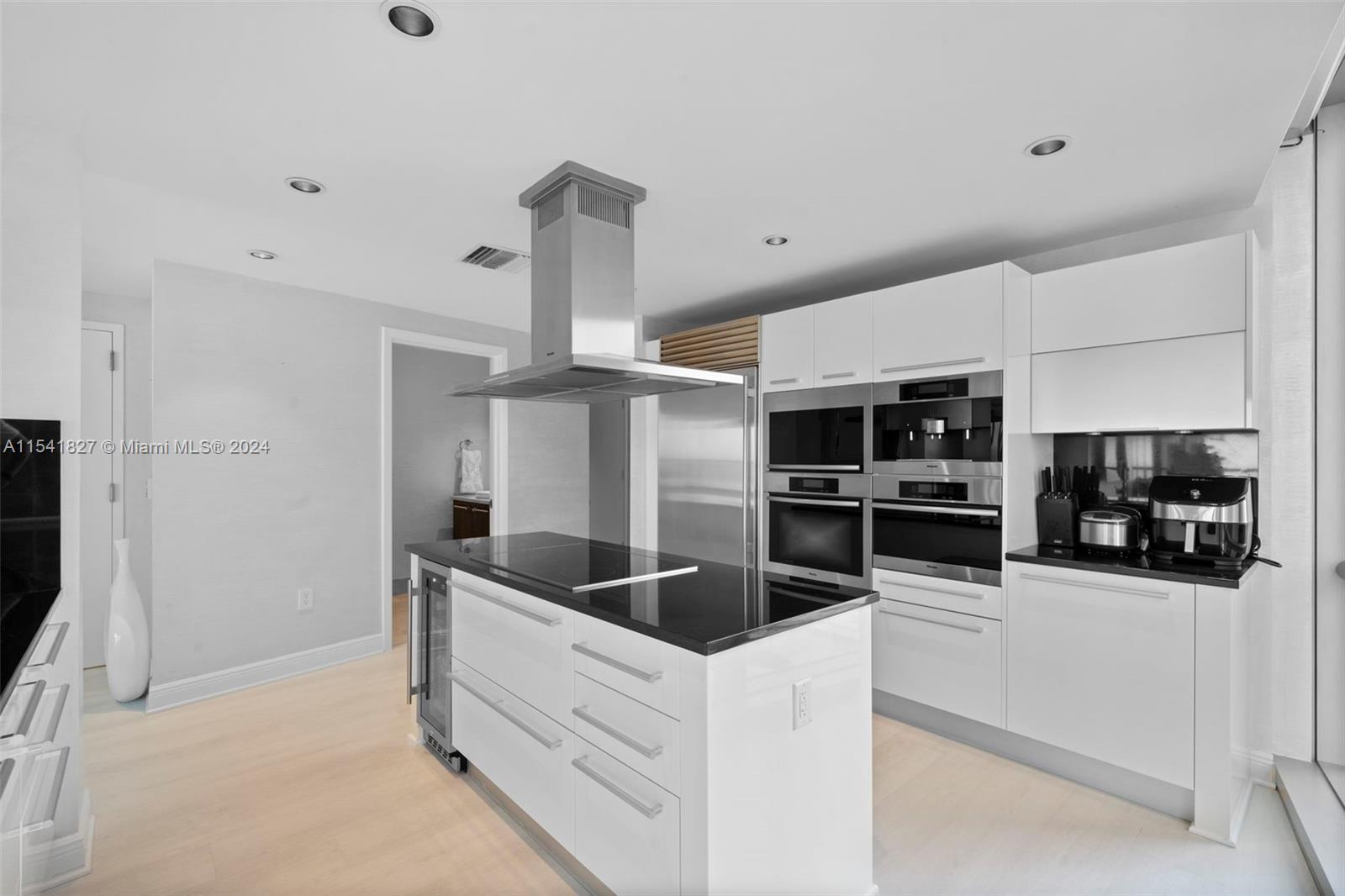 JADE OCEAN CONDO - Residential