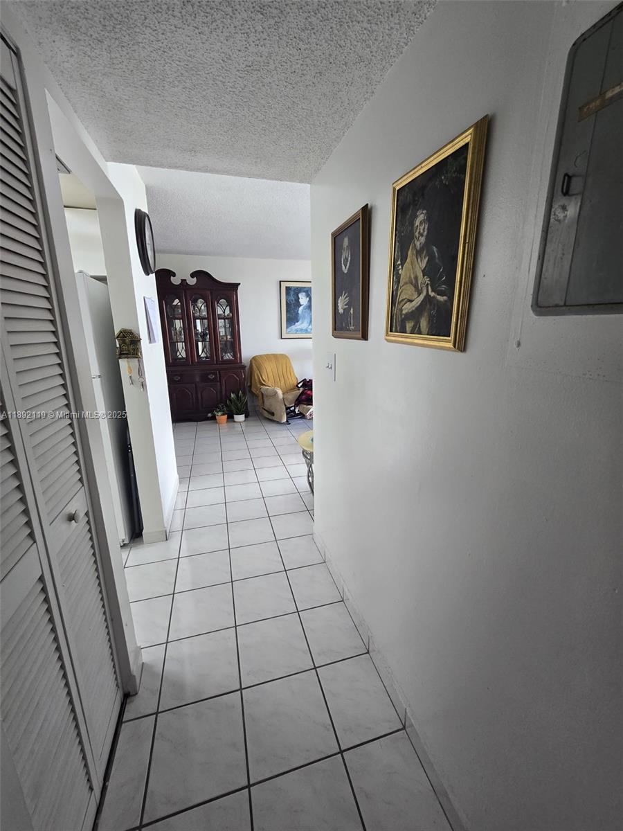 GOLFVIEW CL FONTAINBL PK - Residential