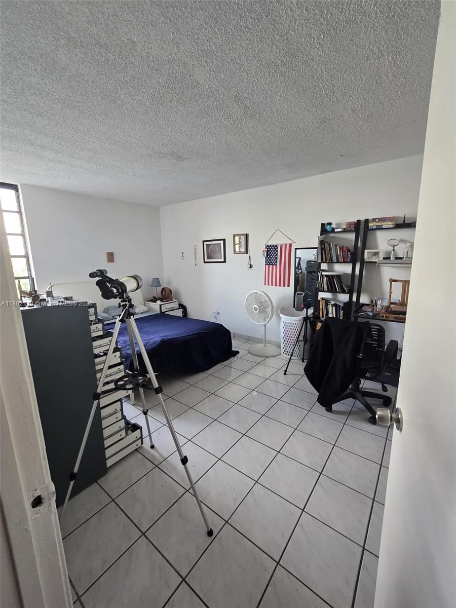 GOLFVIEW CL FONTAINBL PK - Residential