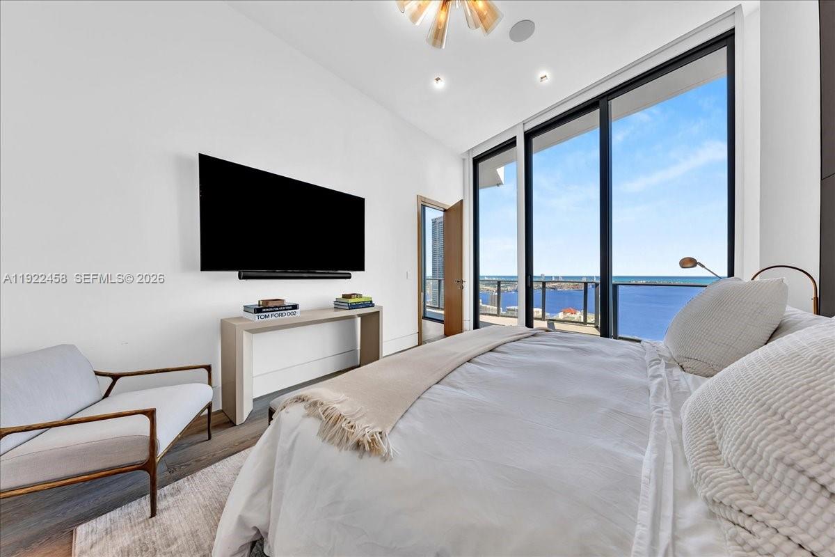 1300 S MIAMI AVENUE CONDO - Residential