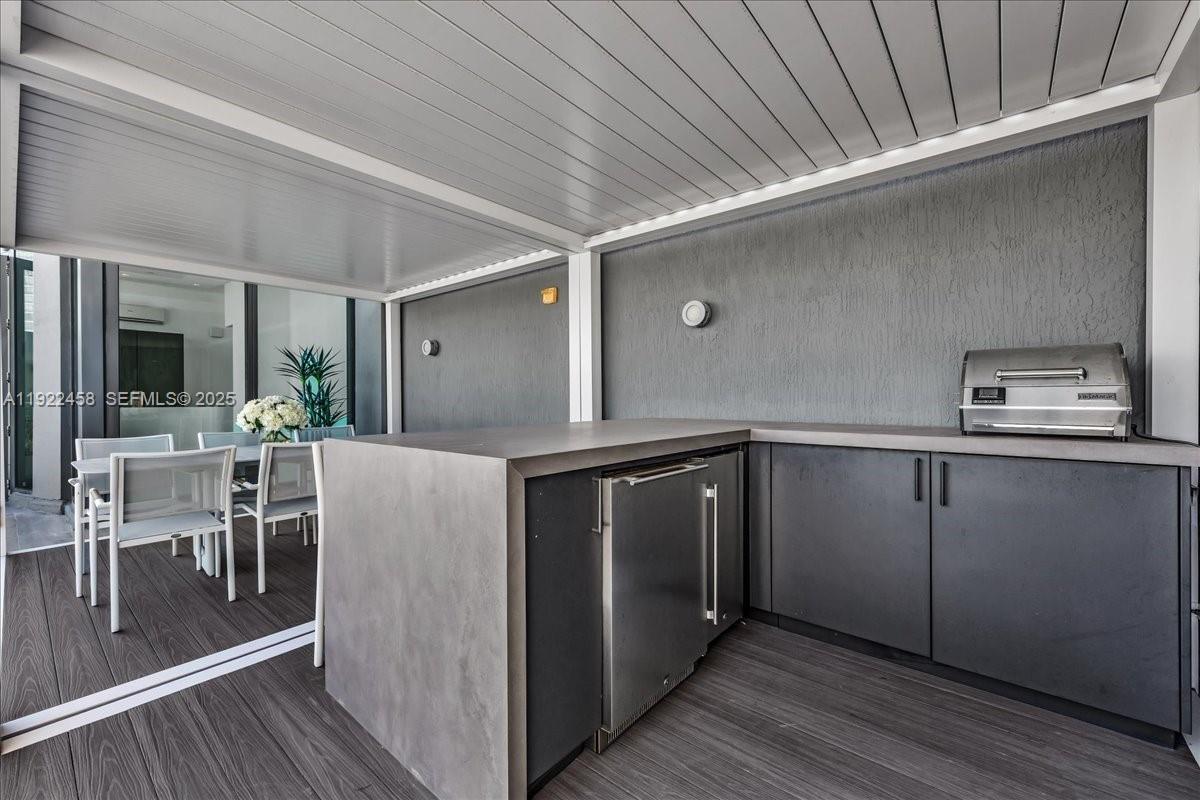 1300 S MIAMI AVENUE CONDO - Residential