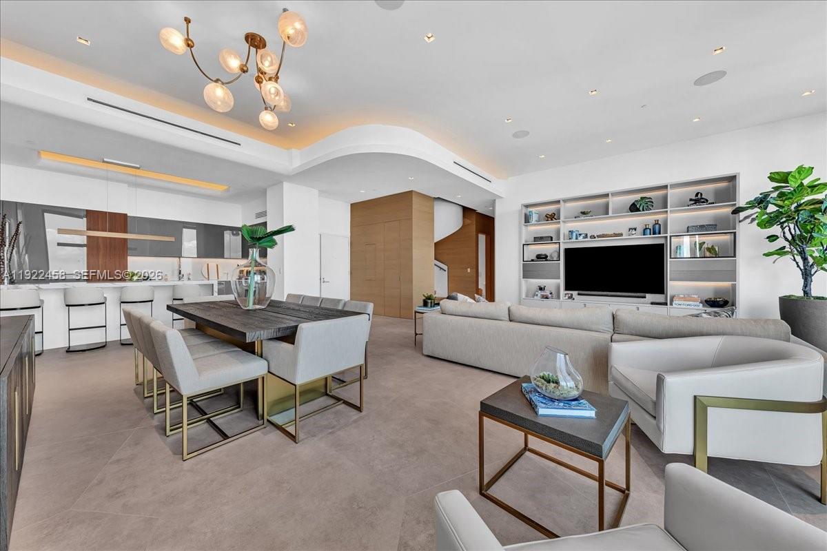 1300 S Miami Ave UPH2