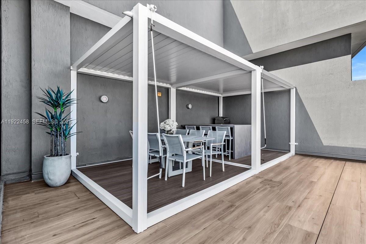 1300 S MIAMI AVENUE CONDO - Residential