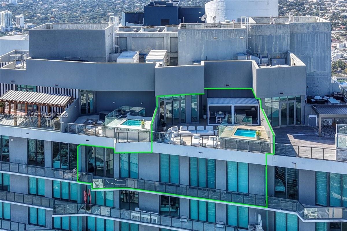 1300 S MIAMI AVENUE CONDO - Residential