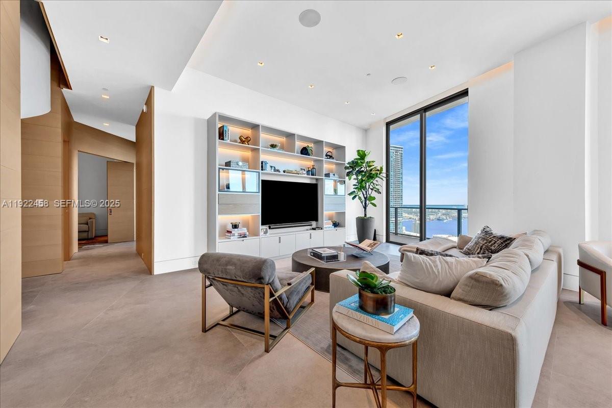 1300 S MIAMI AVENUE CONDO - Residential