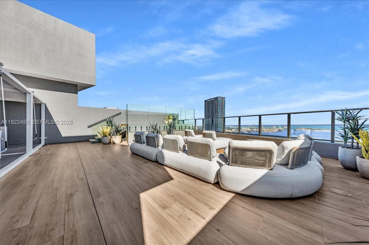 1300 S MIAMI AVENUE CONDO - Residential