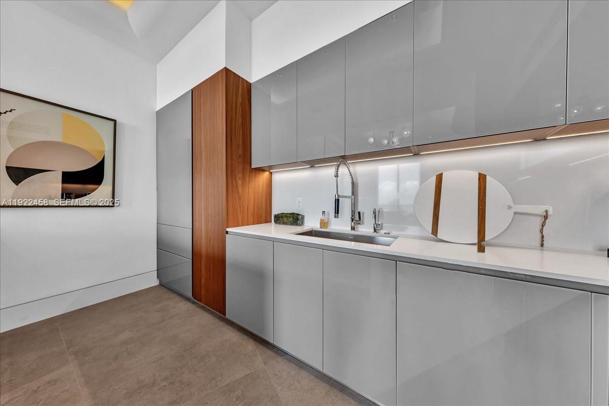 1300 S MIAMI AVENUE CONDO - Residential