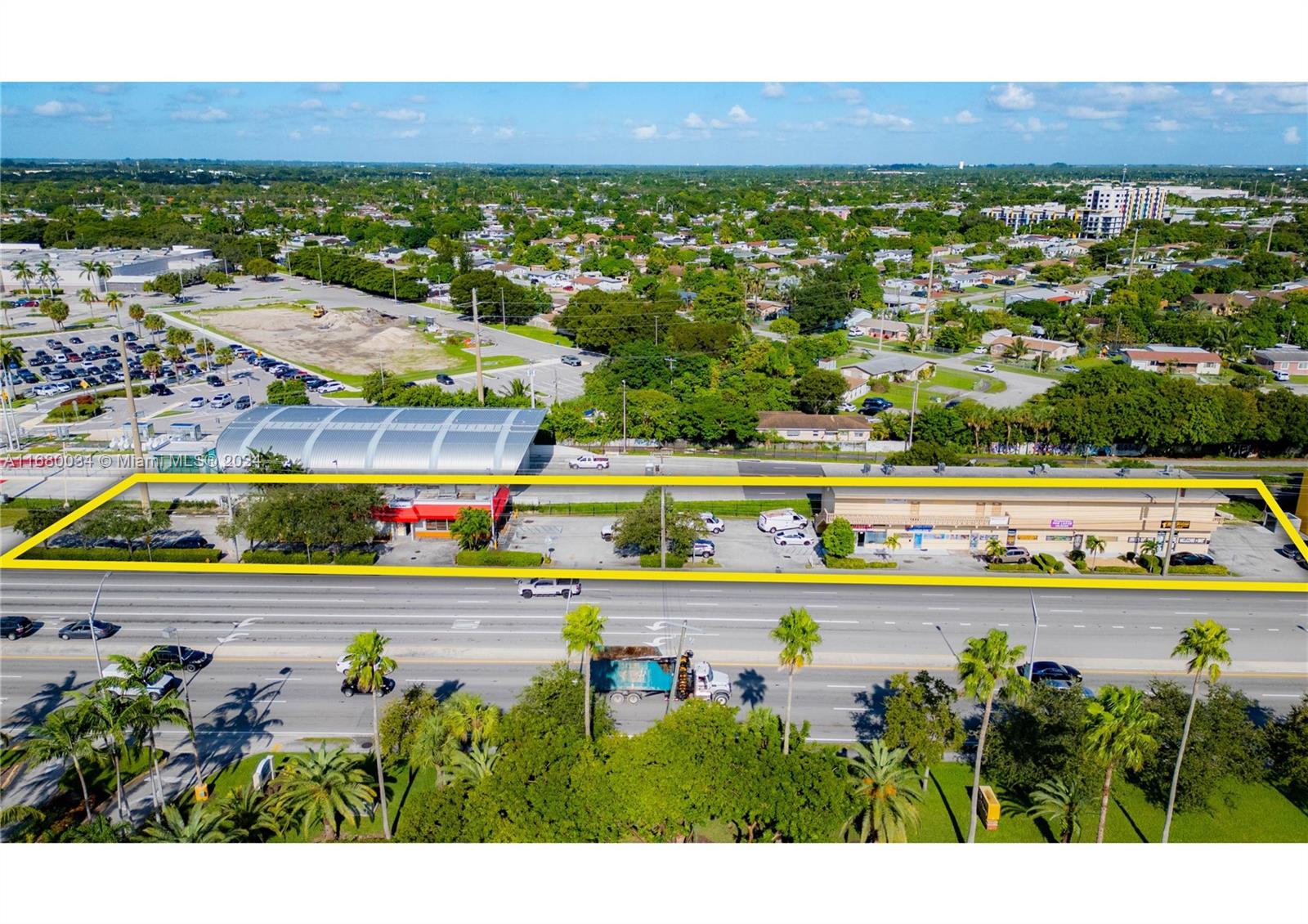Prime investment opportunity! This fully-leased property at 20462-20500 S Dixie Hwy in Cutler Bay features two buildings: an 8,584 sq. ft. retail strip and a 2,192 sq. ft. freestanding restaurant, situated on a 26,004 sq. ft. lot.
Located on the high-traffic US-1, directly across from Southland Mall, this property generates an NOI of $210,000 annually. With excellent value-add and redevelopment potential, this property ideal for investors looking to enhance income streams or explore future development opportunities in a thriving commercial corridor.