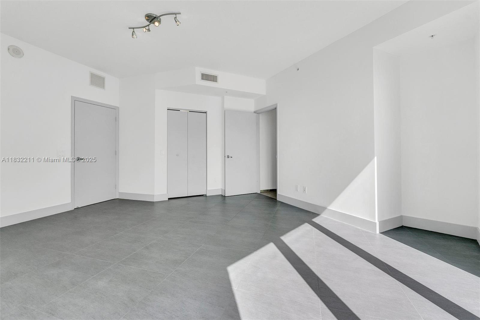 INFINITY AT BRICKELL COND - Residential Lease