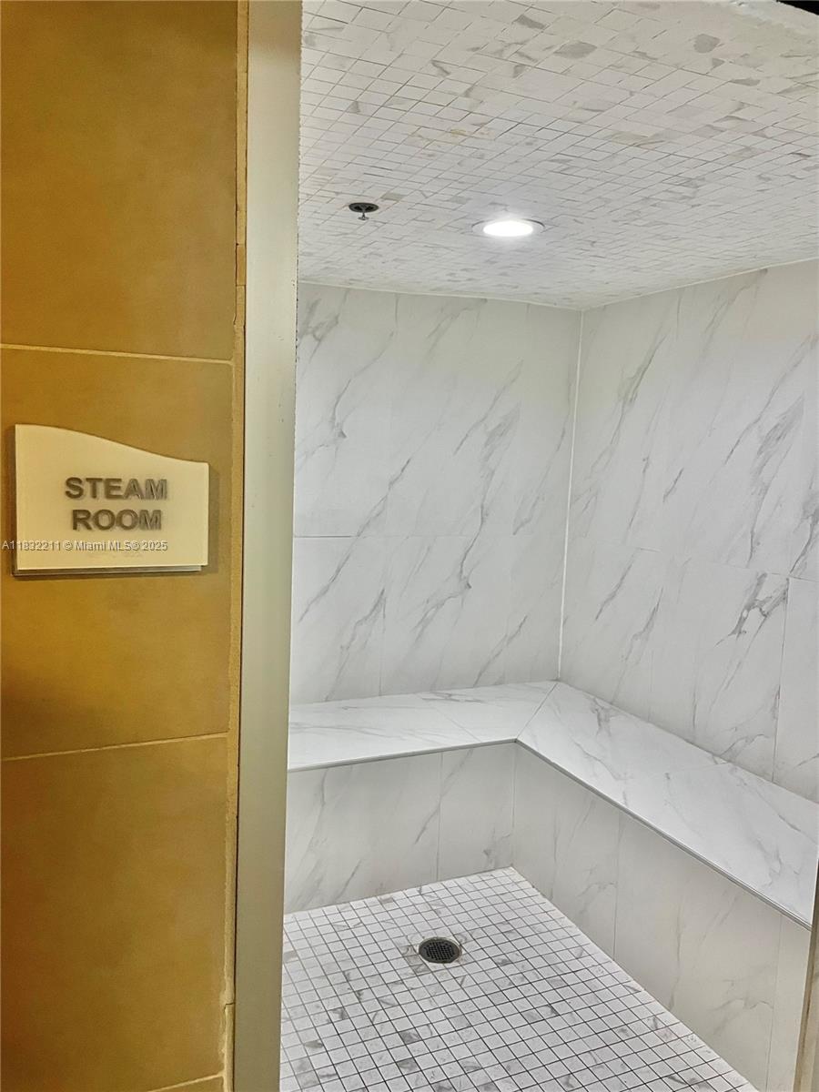 INFINITY AT BRICKELL COND - Residential Lease