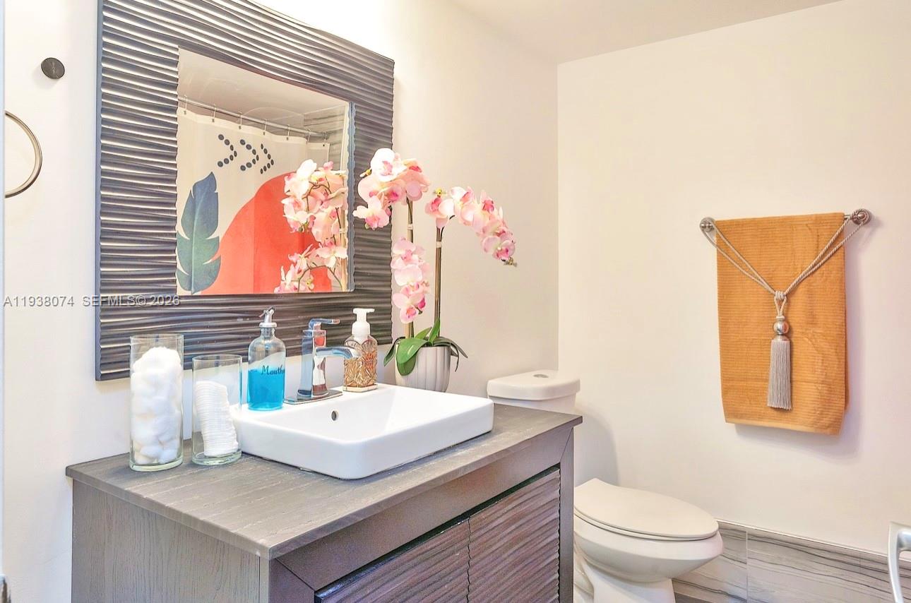 OAKLAND FOREST CLUB CONDO - Residential