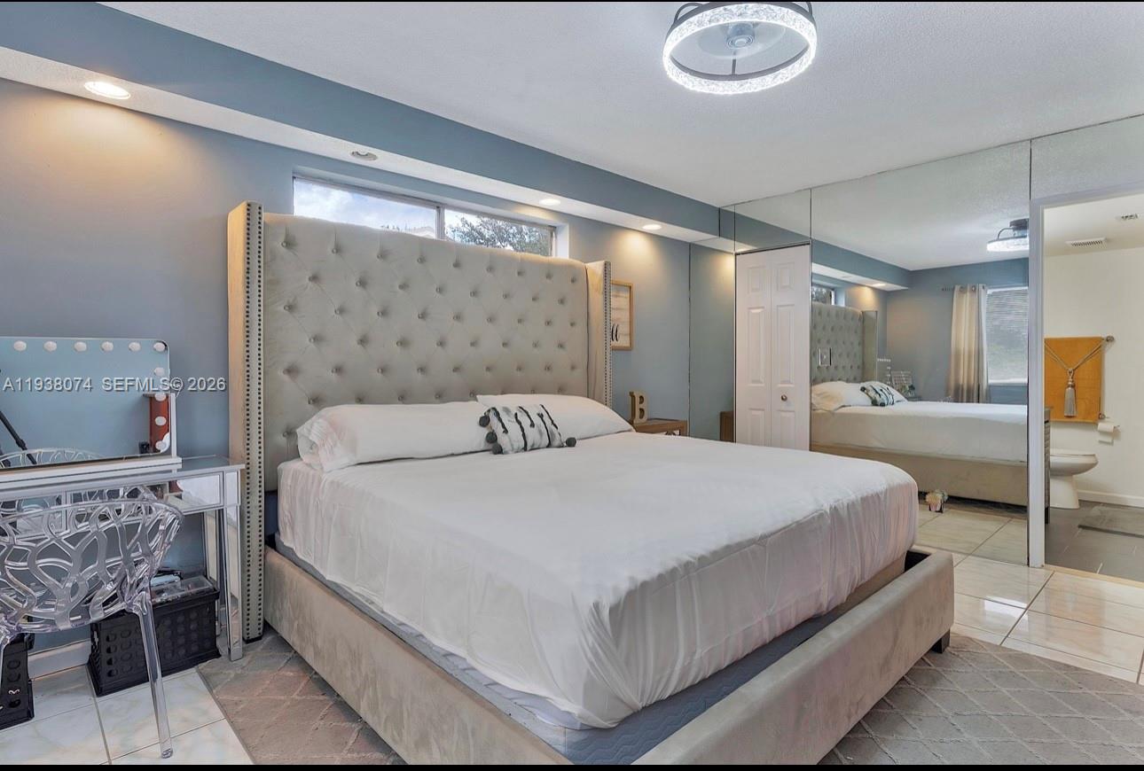 OAKLAND FOREST CLUB CONDO - Residential