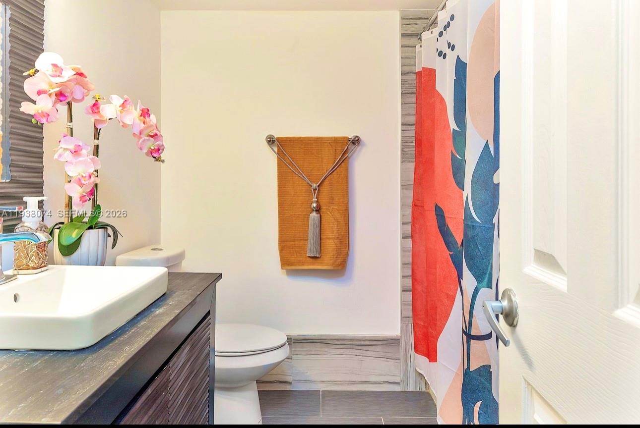 OAKLAND FOREST CLUB CONDO - Residential