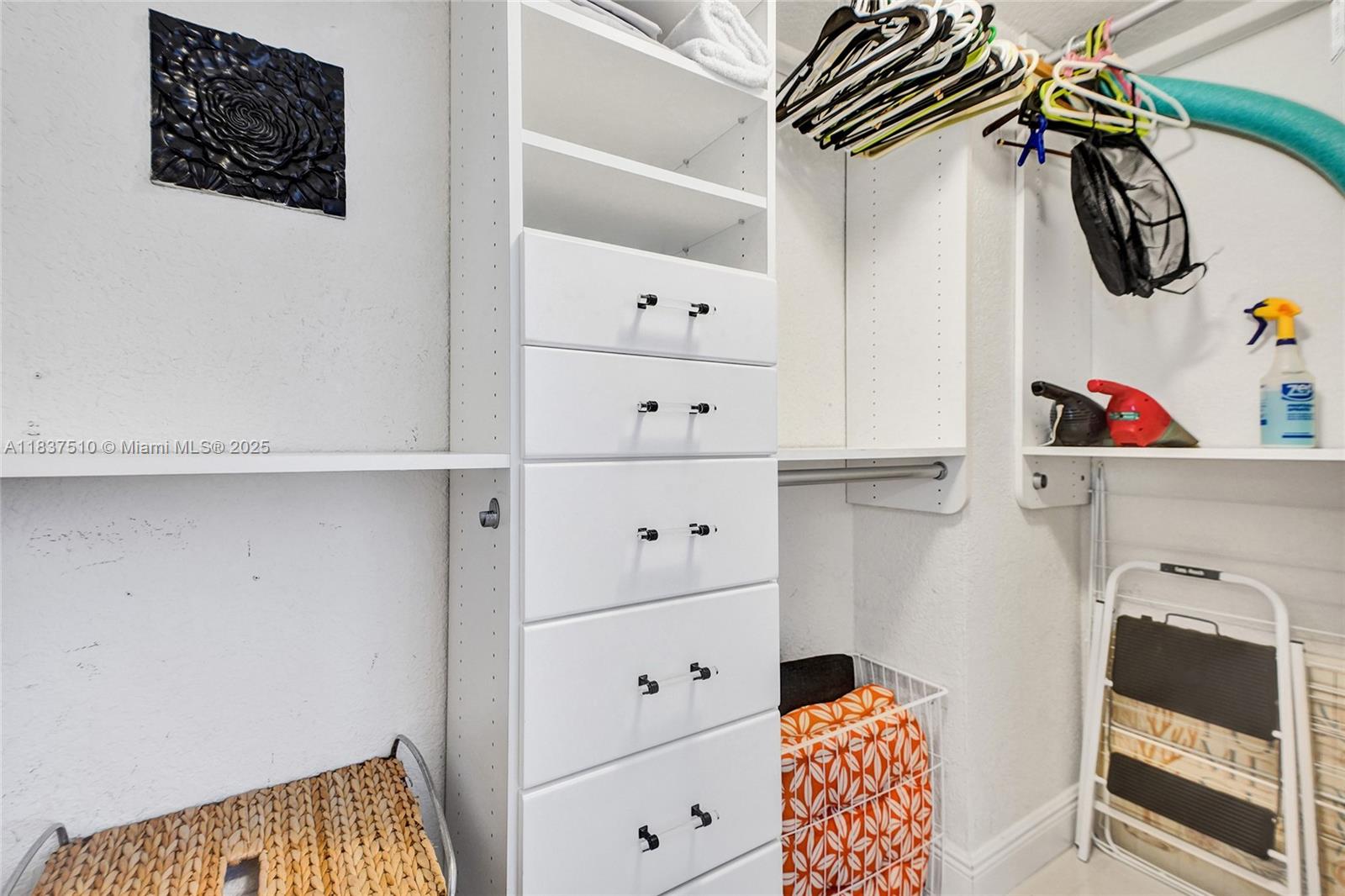 WAVE CONDO - Residential Lease