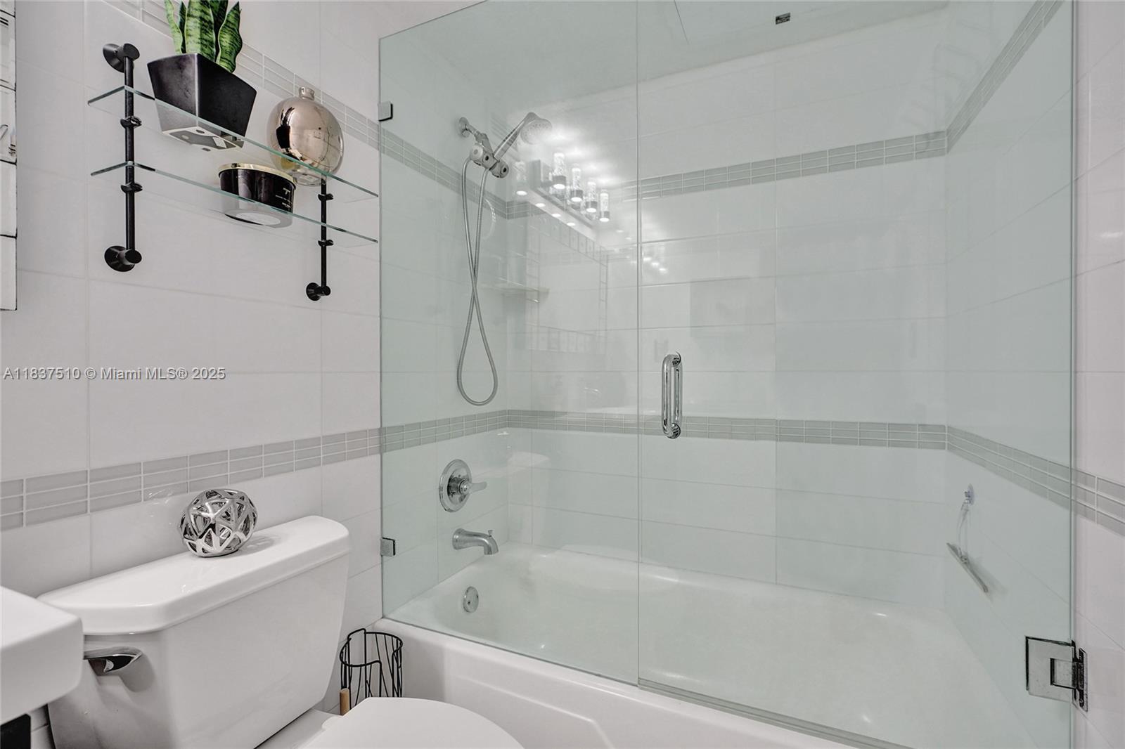 WAVE CONDO - Residential Lease