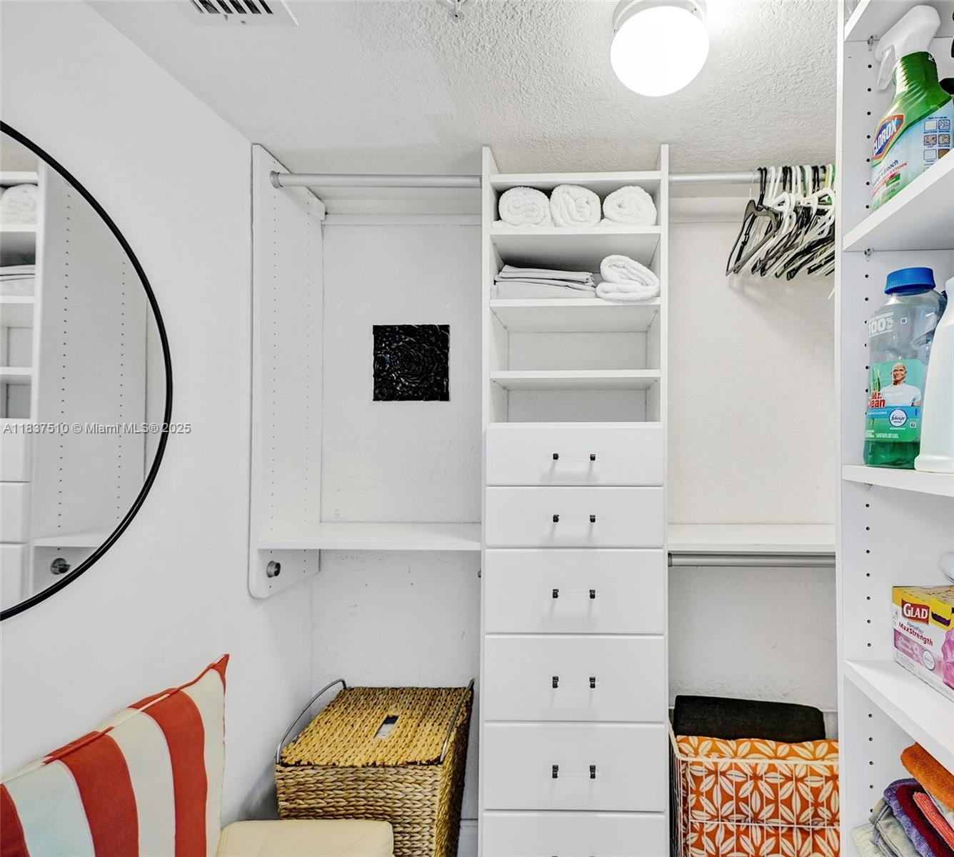 WAVE CONDO - Residential Lease