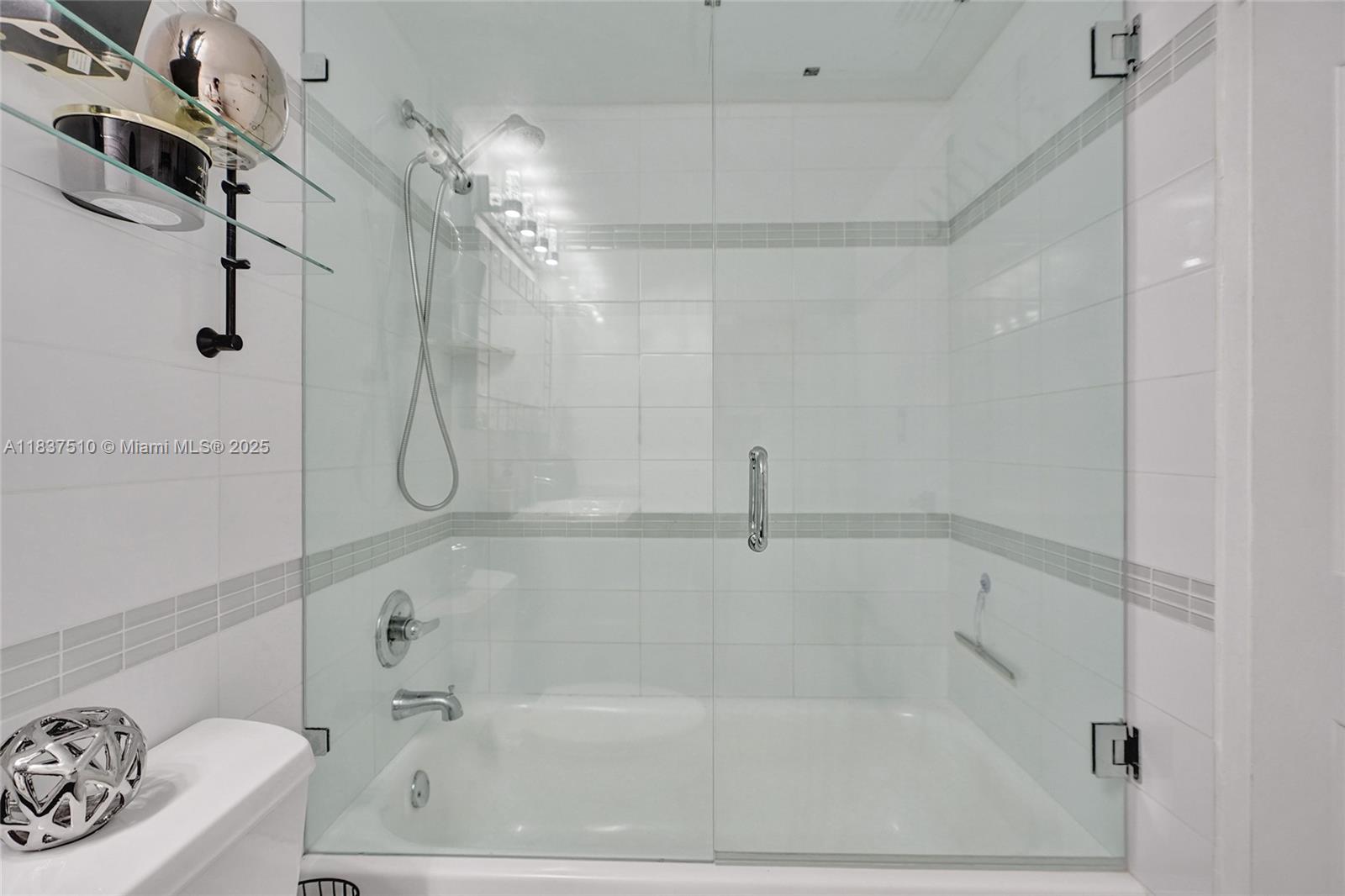 WAVE CONDO - Residential Lease