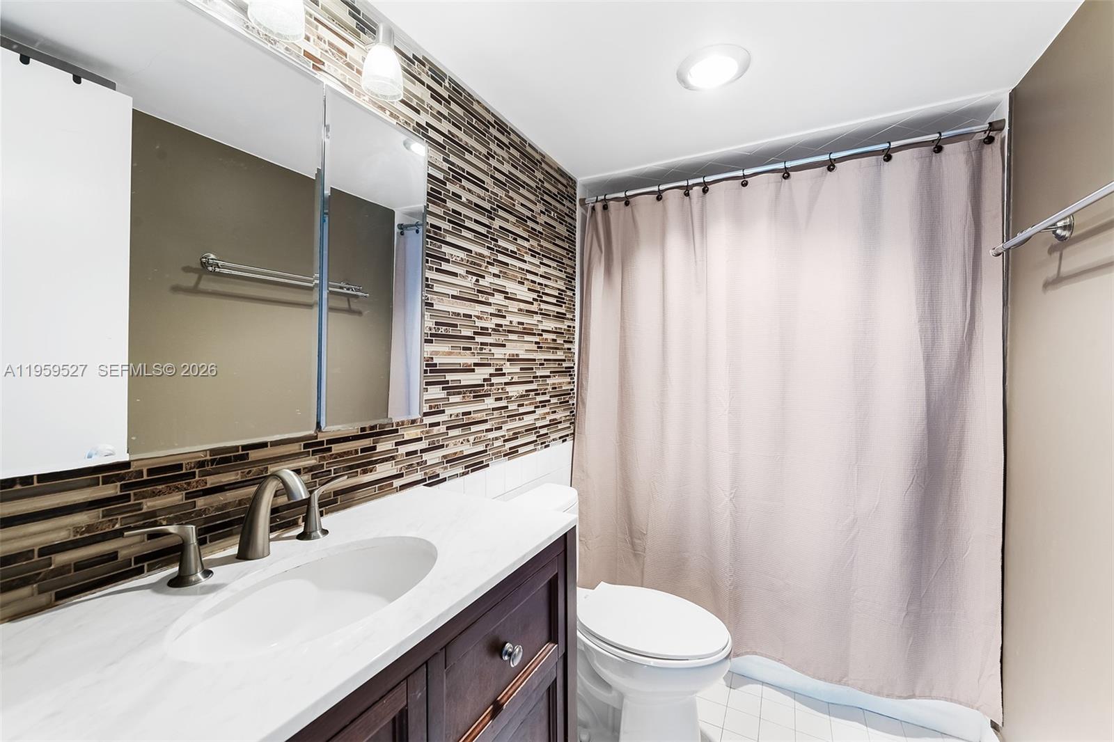 SUNRISE TOWER CONDO - Residential Lease